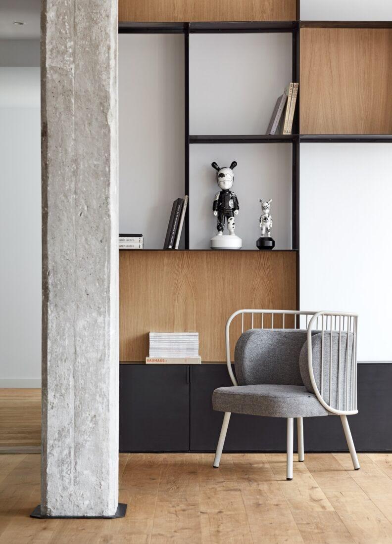 Lladro Escultura The Guest By Henn Kim. Modelo Pequeño. Serie Numerada