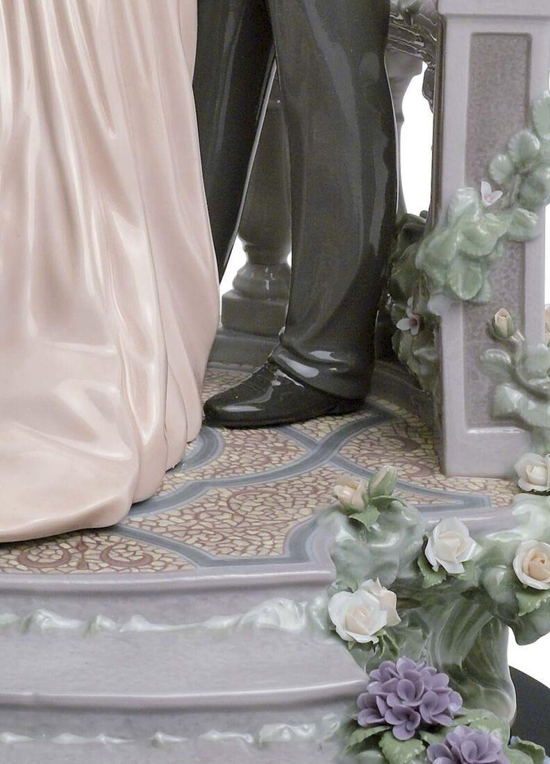 Lladro Figura Joven Pareja Amor Bajo La Luna. Serie Limitada