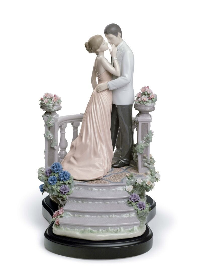 lladro Figura joven pareja Amor bajo la luna. Serie limitada