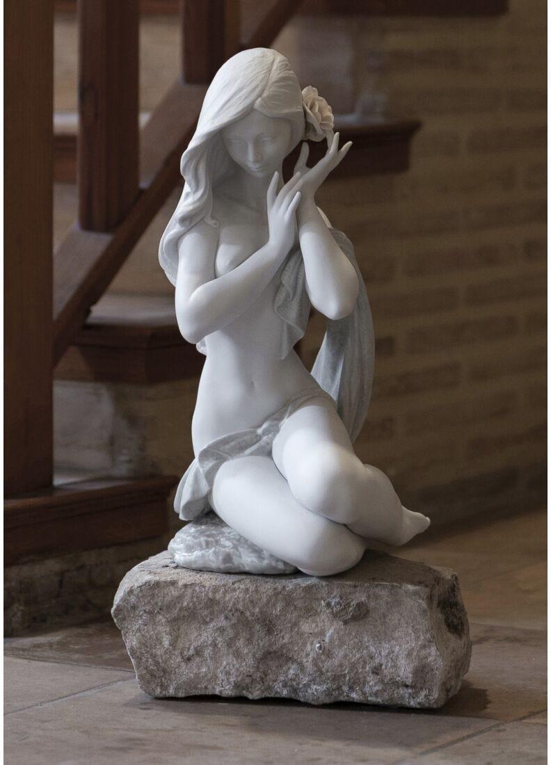 Lladro Figura Mujer Cándida Luz De Luna. Blanco. Serie Limitada