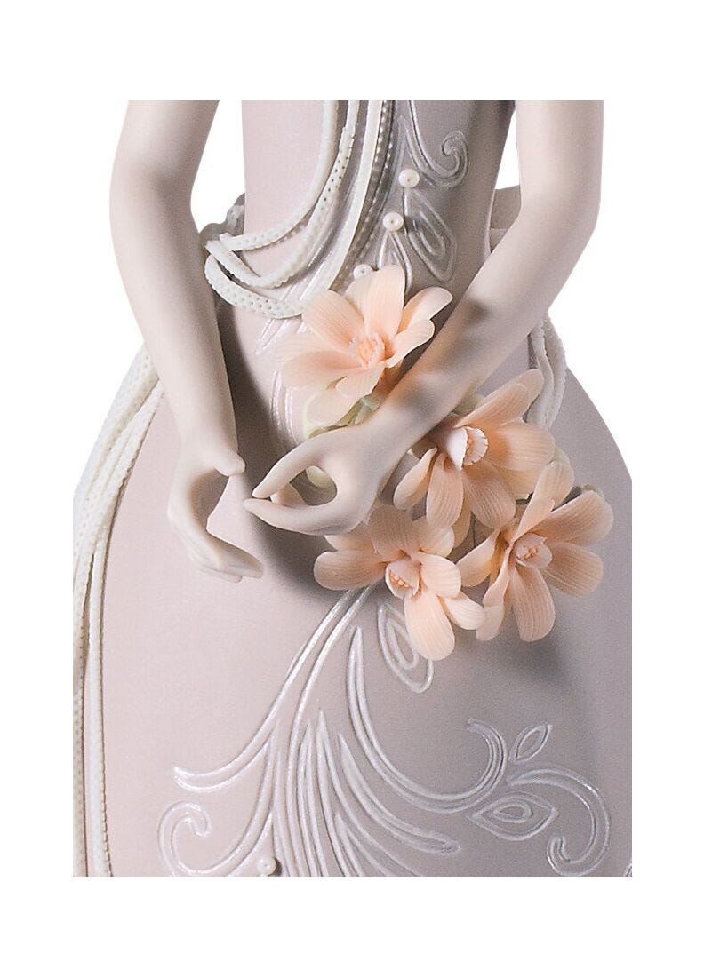 Lladro Figura Mujer Haute Allure Modelo Exclusivo. Serie Limitada