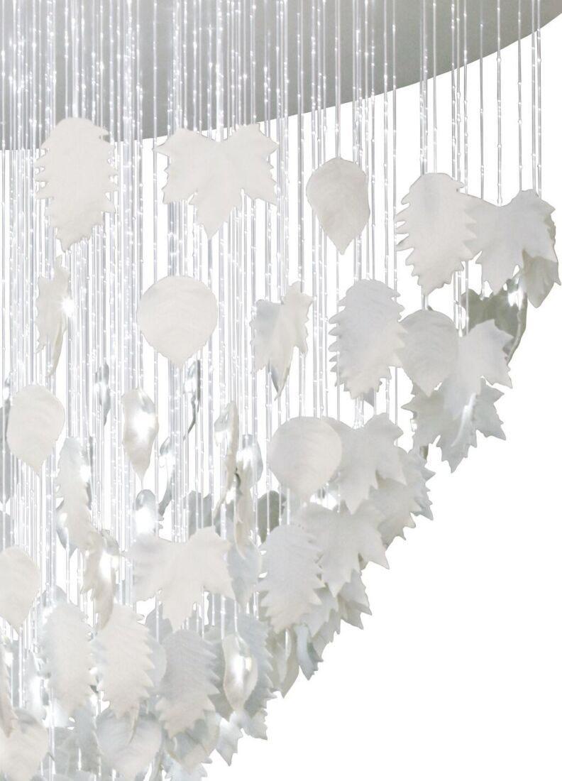 Lladro Chandelier Magic Forest 2 M (CE/UK). Blanco