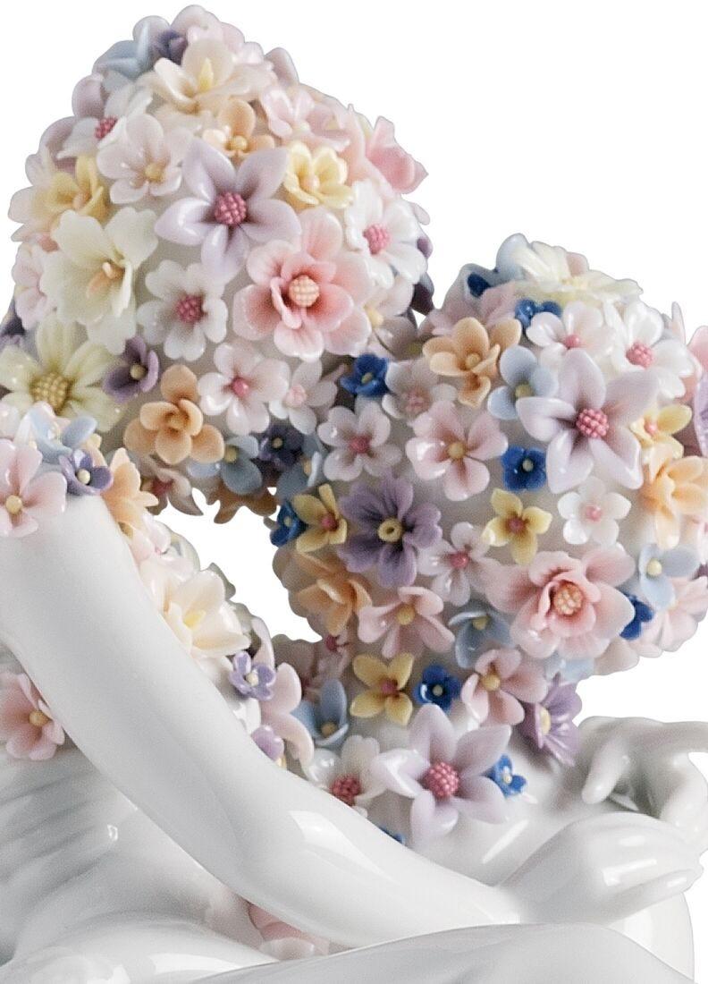 Lladro Escultura Amor II (flores)