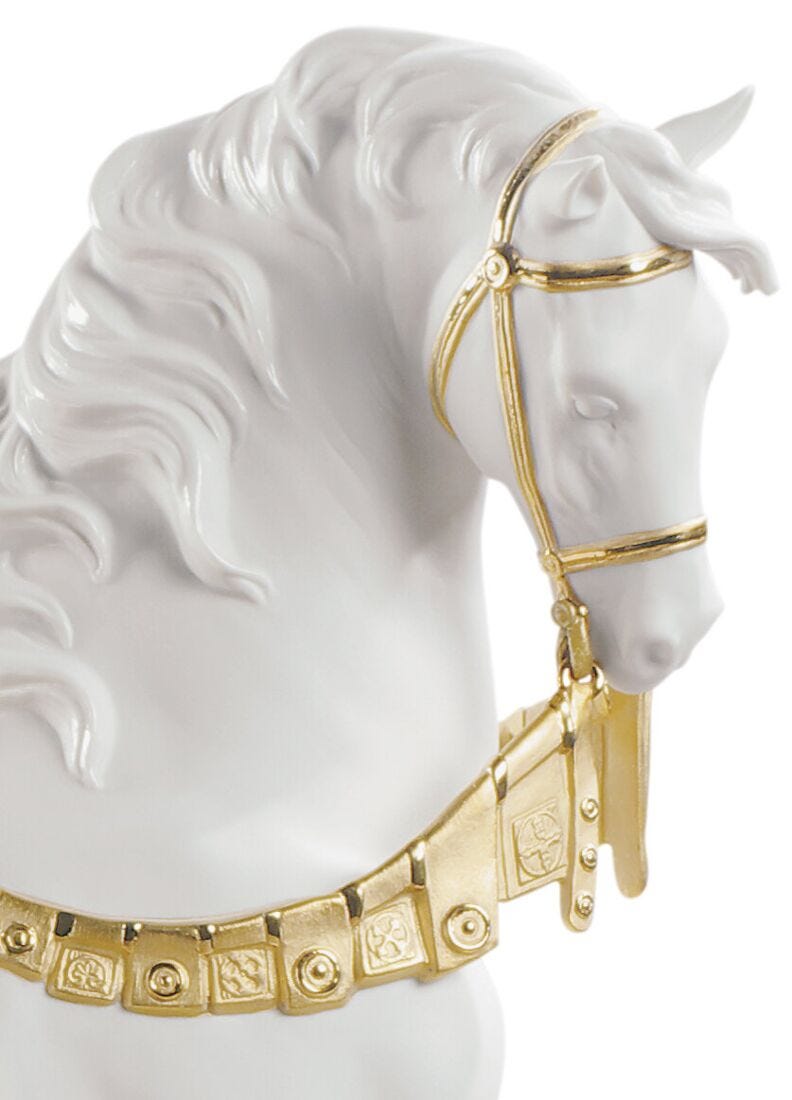 Lladro Escultura Caballo Cortesano. Lustre Oro