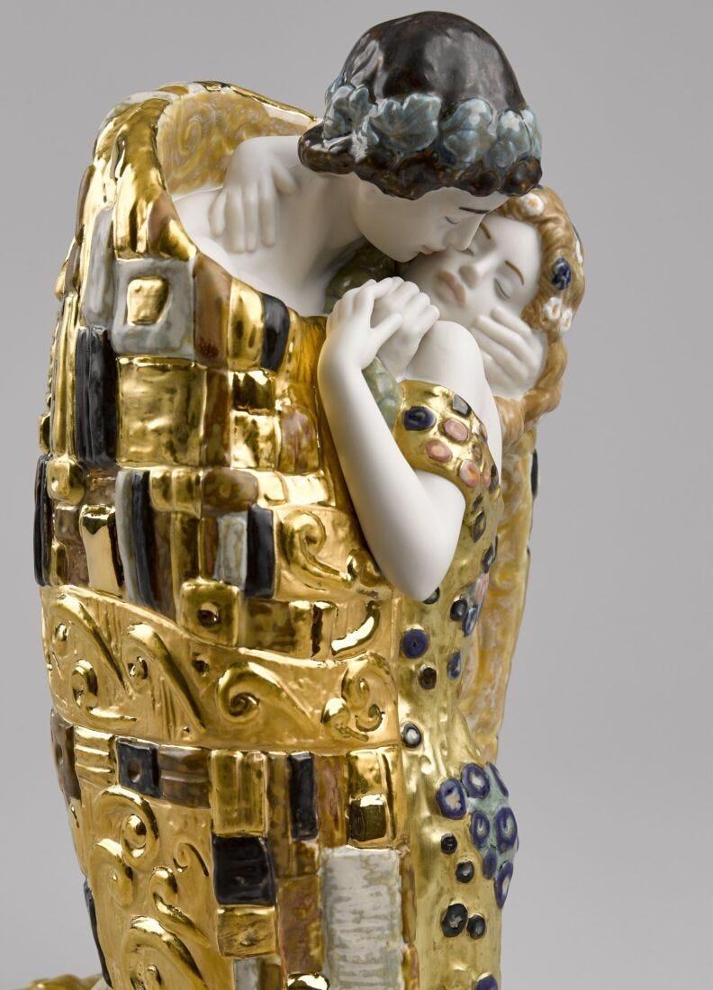 Lladro Escultura El Beso. Lustre Oro