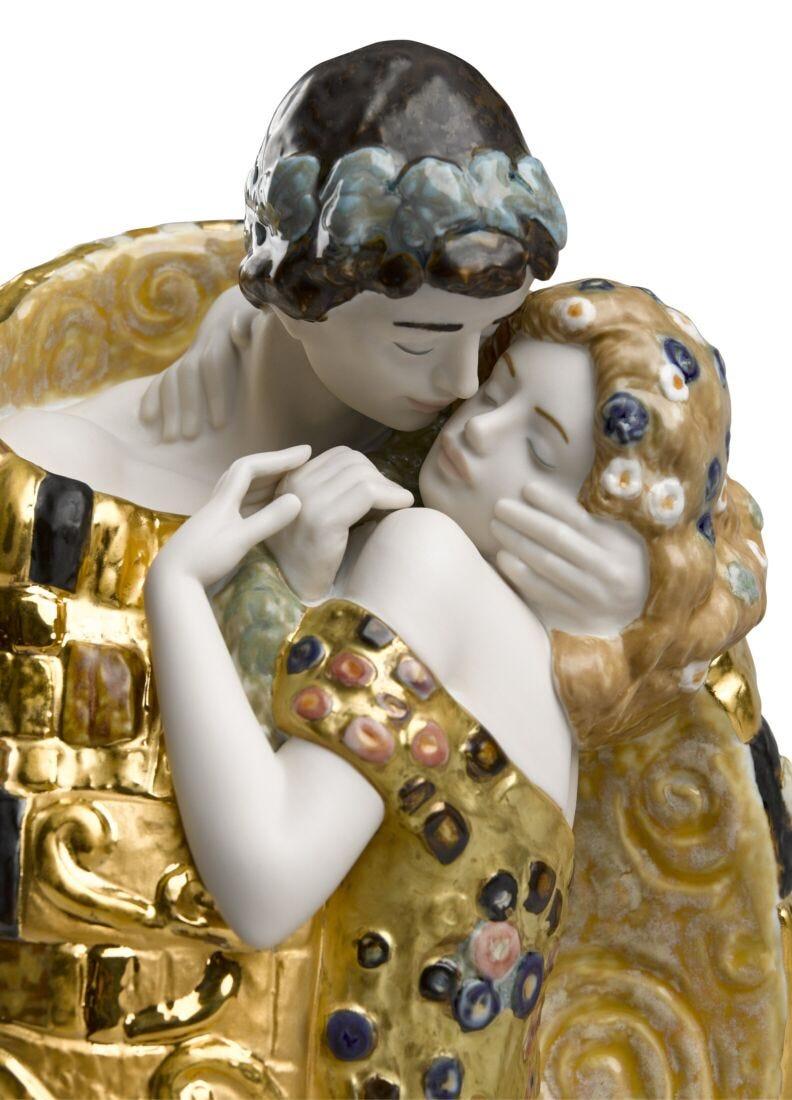 Lladro Escultura El Beso. Lustre Oro