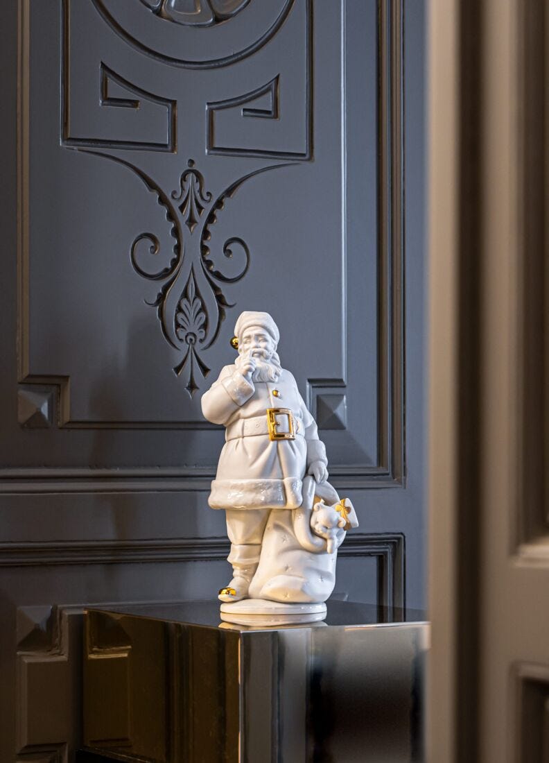 lladro Escultura Ha llegado Papá Noél. Blanco-oro