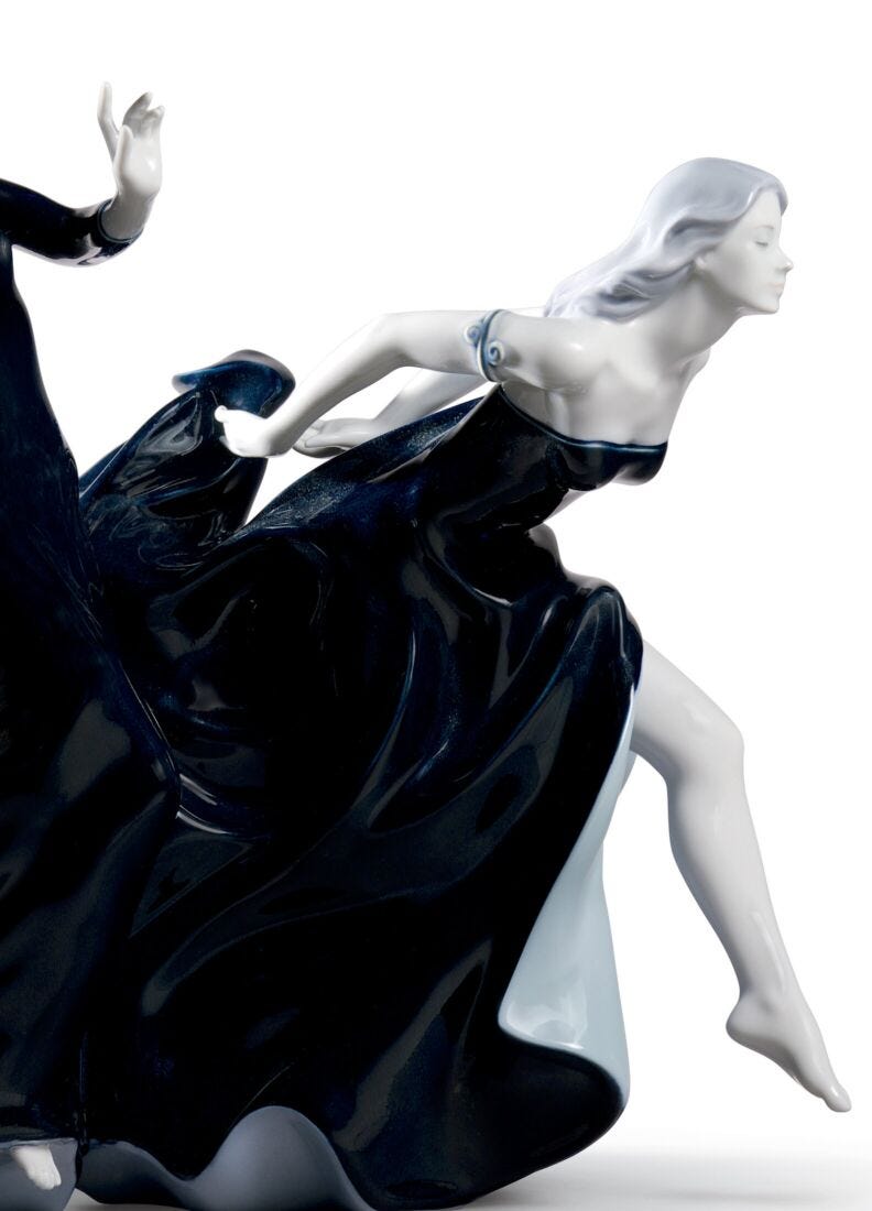 lladro Escultura Llega La Noche. Serie Limitada