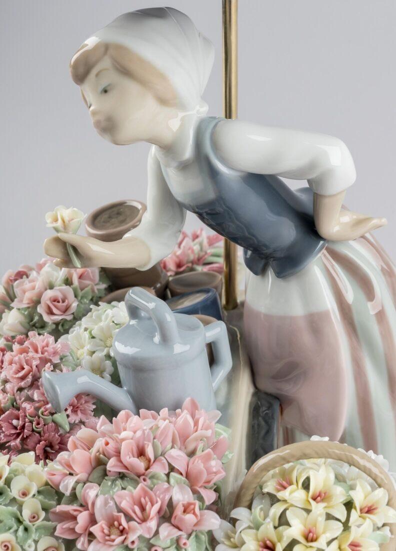 Lladro Escultura Mujer El Puesto De Flores