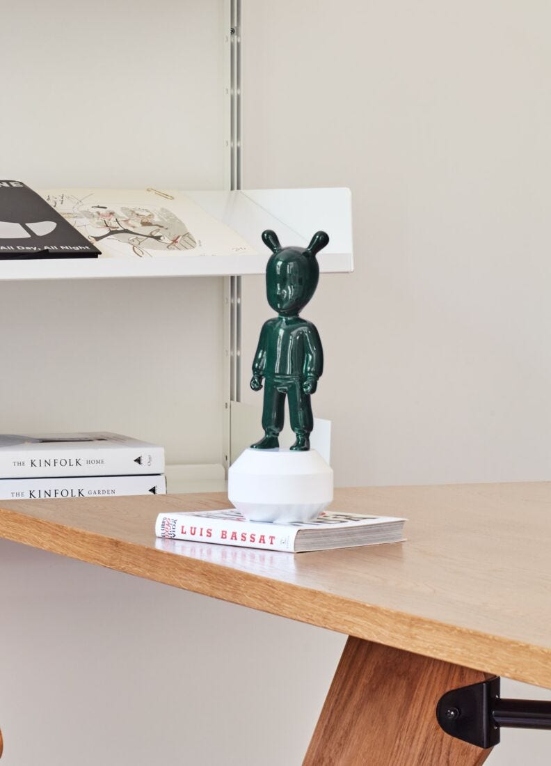 Lladro Escultura The Dark Green Guest. Pequeño