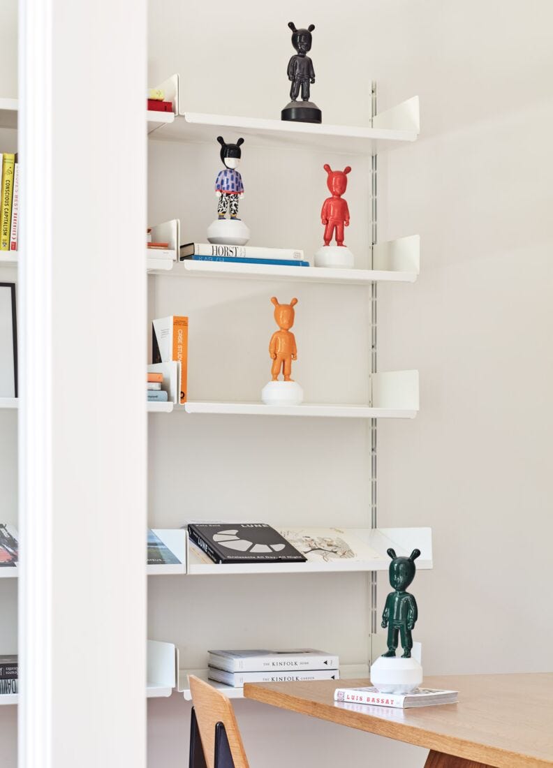 Lladro Escultura The Dark Green Guest. Pequeño