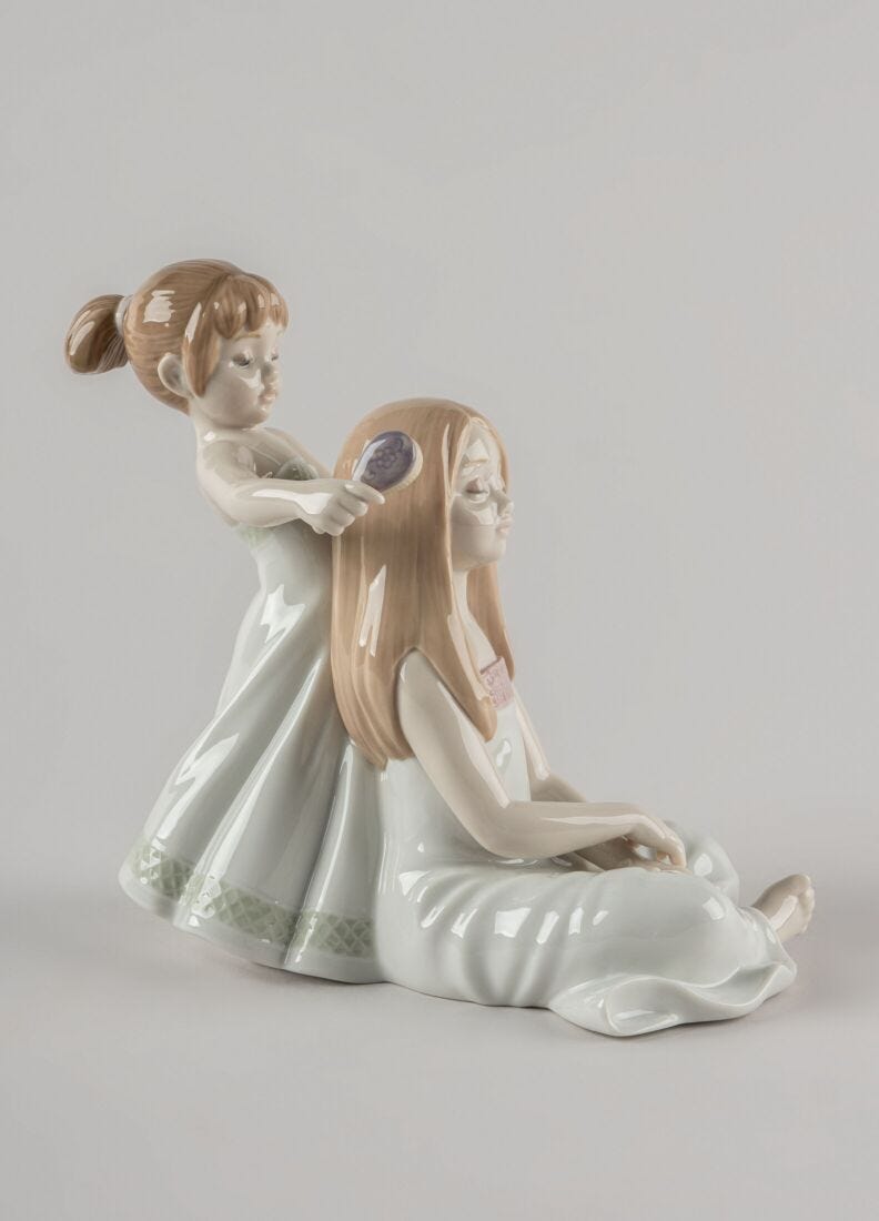 Lladro Escultura Yo Te Peino