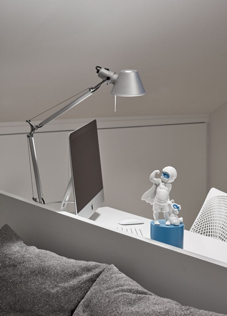 Lladro Figura Bebé Niño Tengo Super Poderes