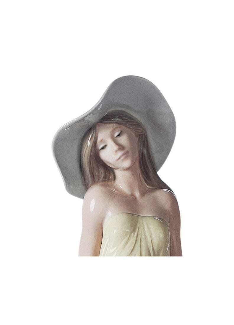 Lladro Figura Dama Reflexiva