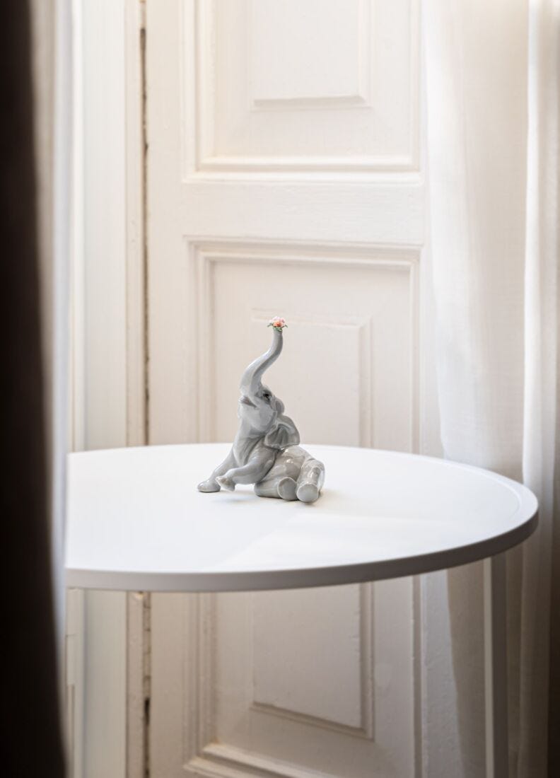 Lladro Figura Elefante Bebé Con Flor Rosa