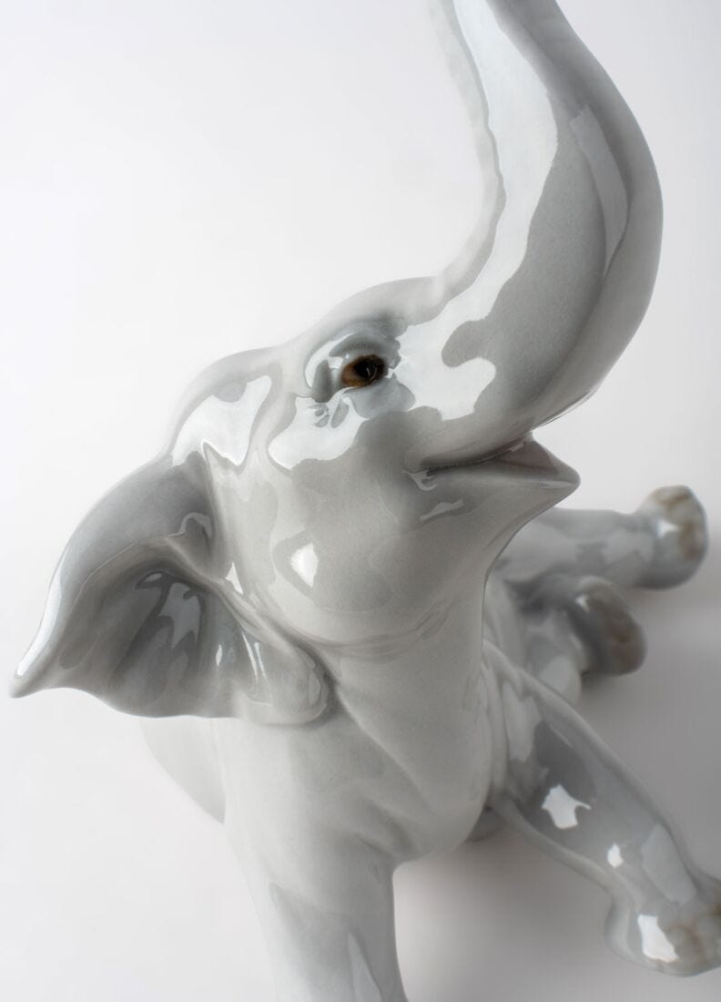 Lladro Figura Elefante Bebé Con Flor Rosa