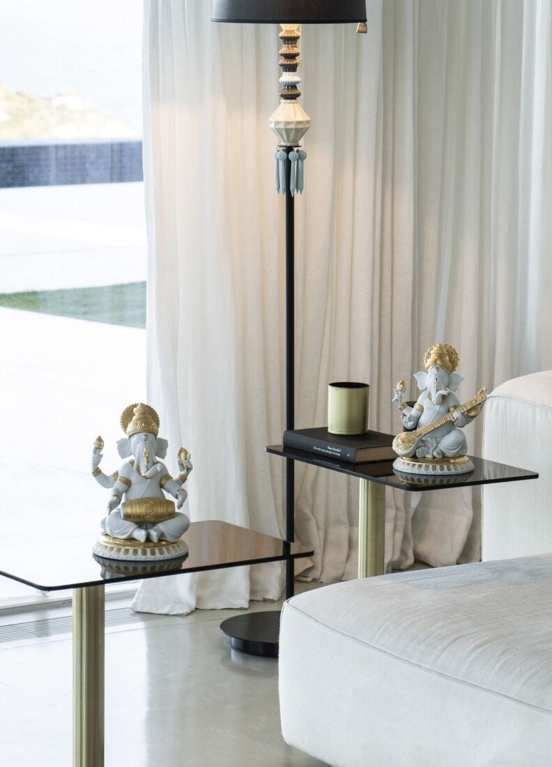 Lladro Figura Ganesha Con Veena. Lustre Oro