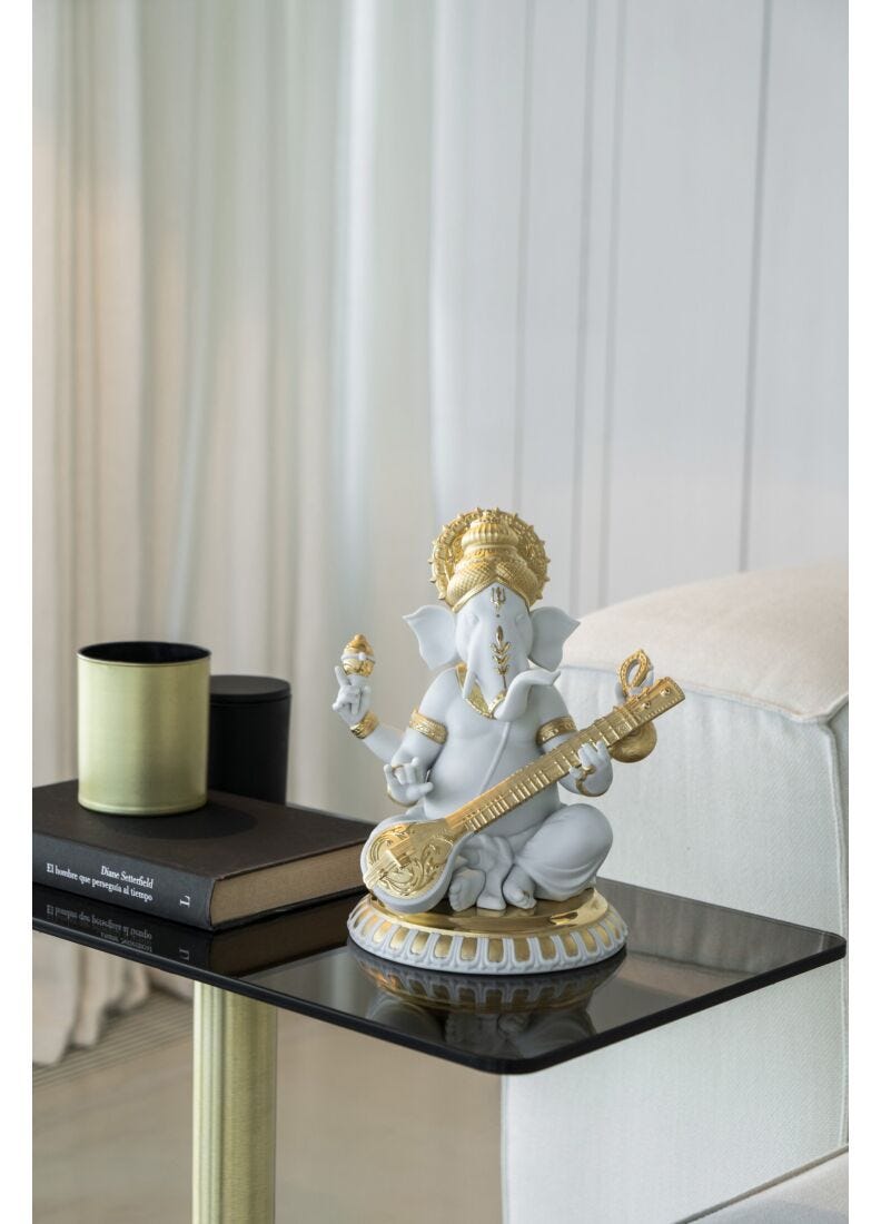 Lladro Figura Ganesha Con Veena. Lustre Oro