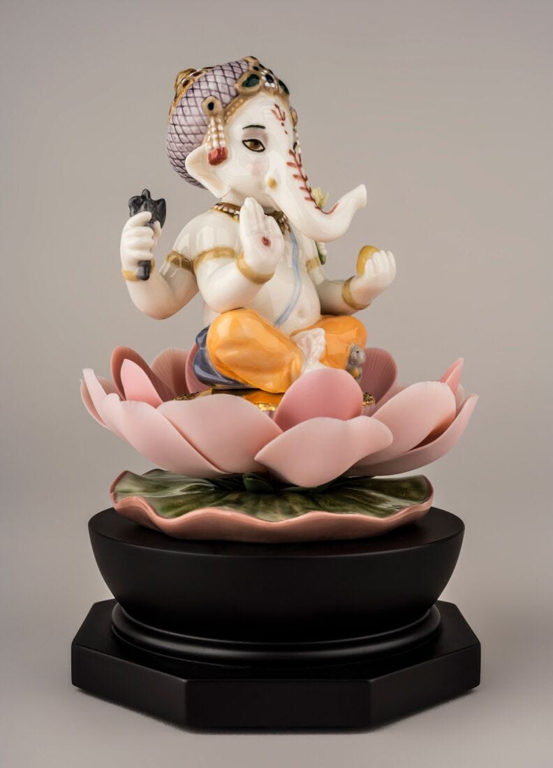 lladro Figura Ganesha sobre loto