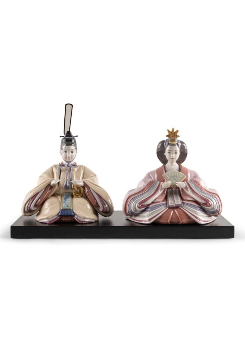 lladro Figura Hina Dolls. Beige y rosa