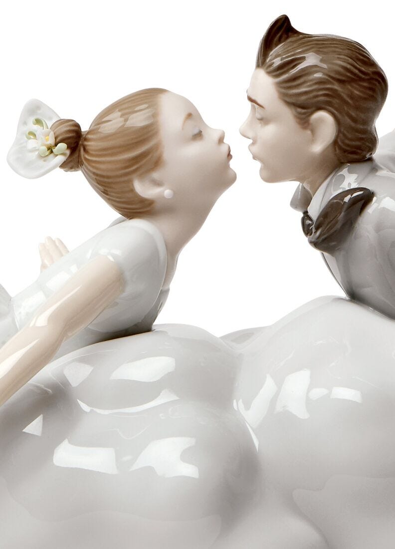 Lladro Figura Joven Pareja Love Is In The Air