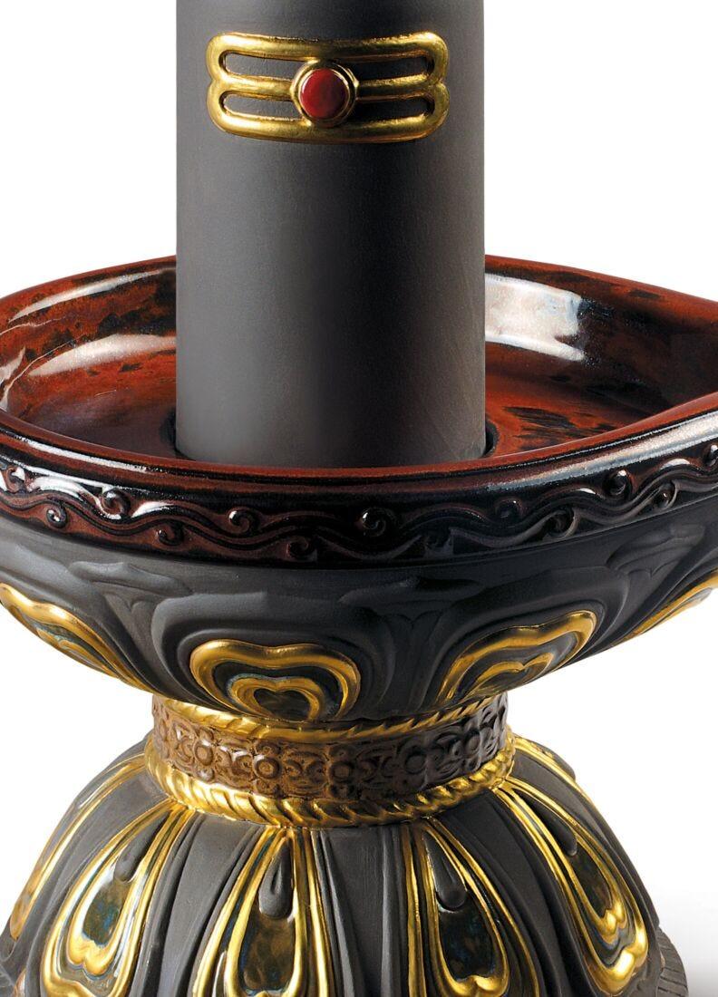 Lladro Figura Lingam. Lustre Oro