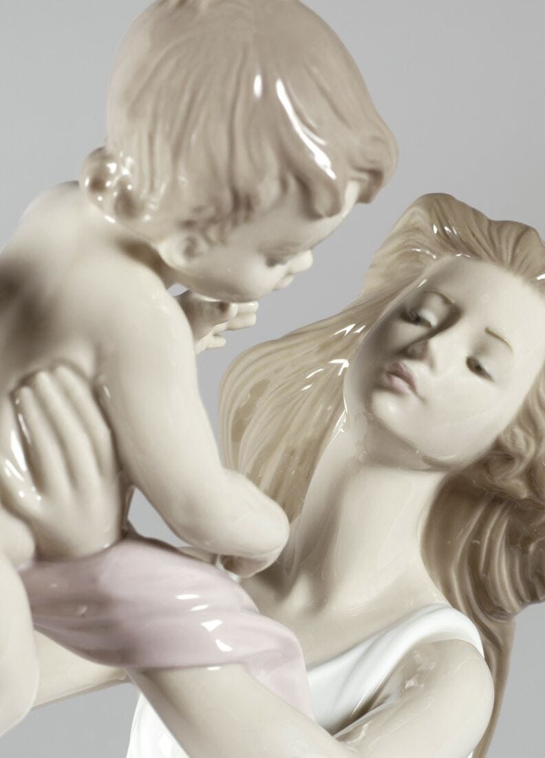 Lladro Figura Madre Mi Precioso Bebé