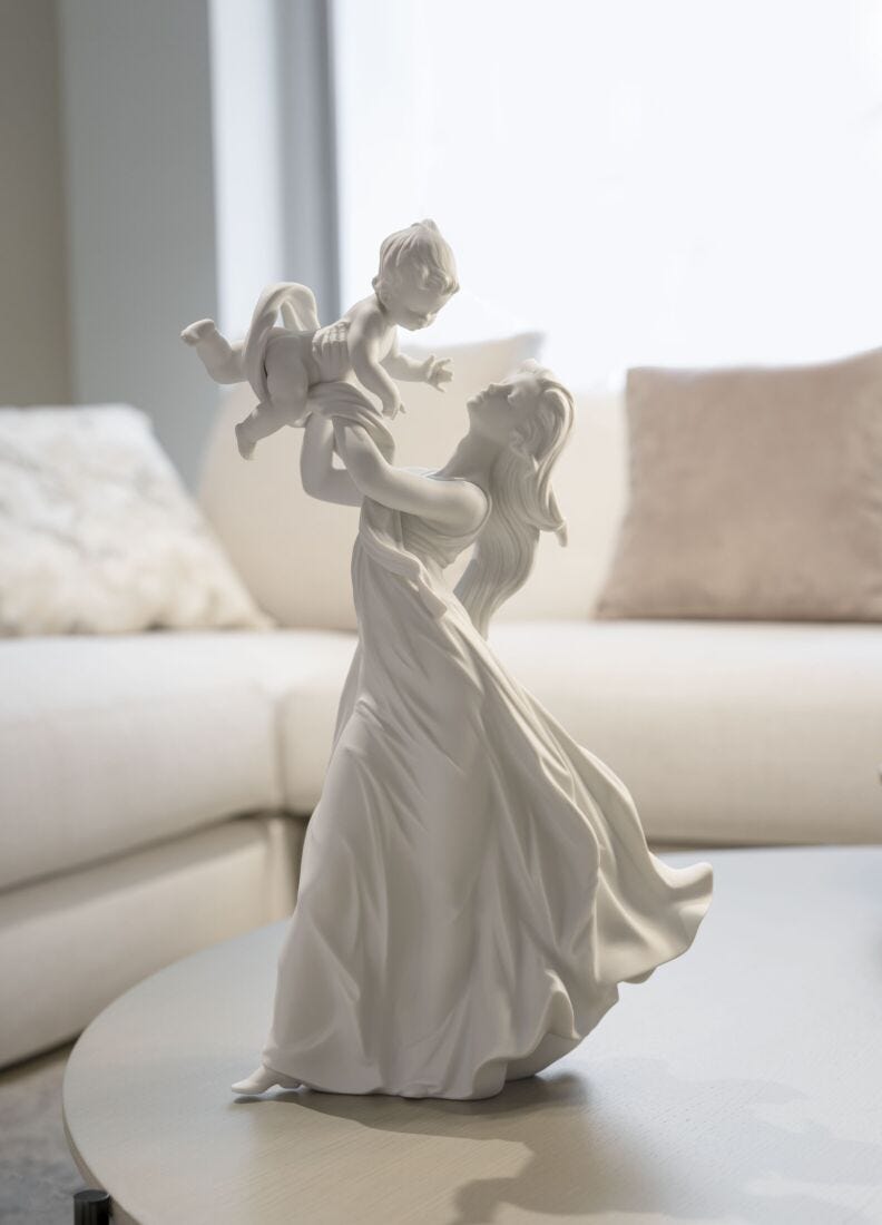 Lladro Figura Madre Mi Precioso Bebé. Blanco Mate