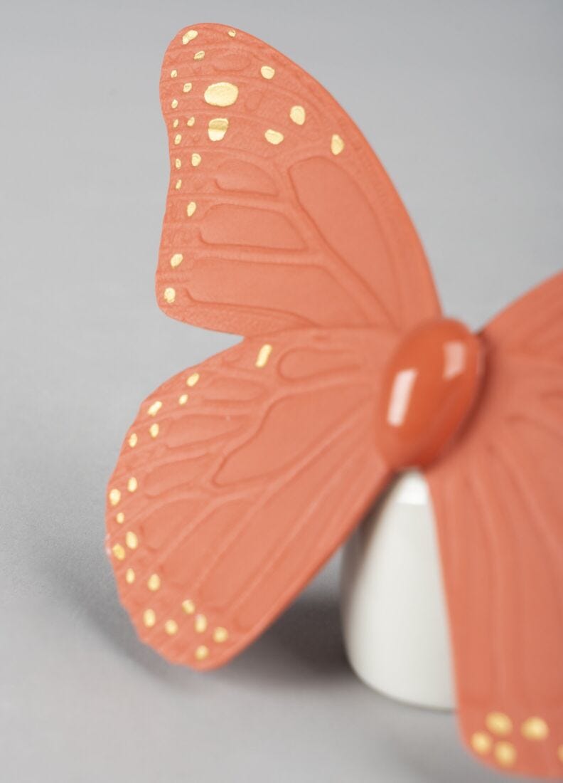 Lladro Figura Mariposa. Lustre Oro Y Coral