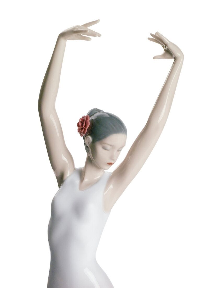 Lladro Figura Mujer Corazón De España