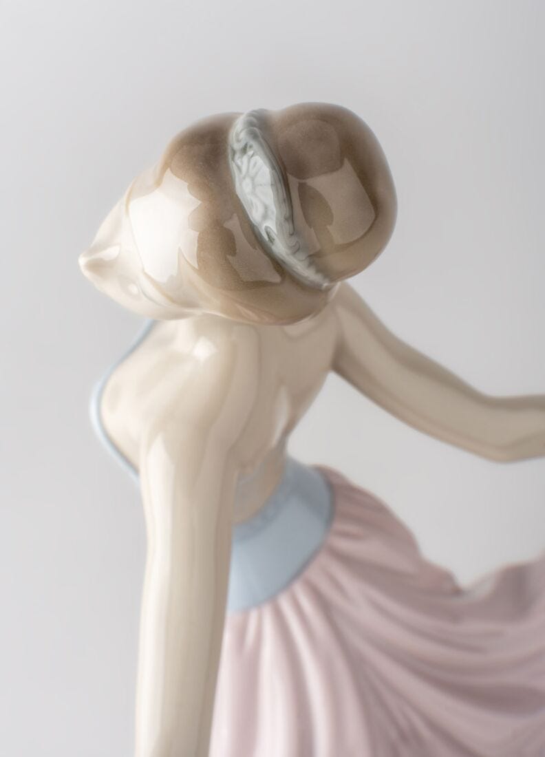 Lladro Figura Mujer De Ensayo