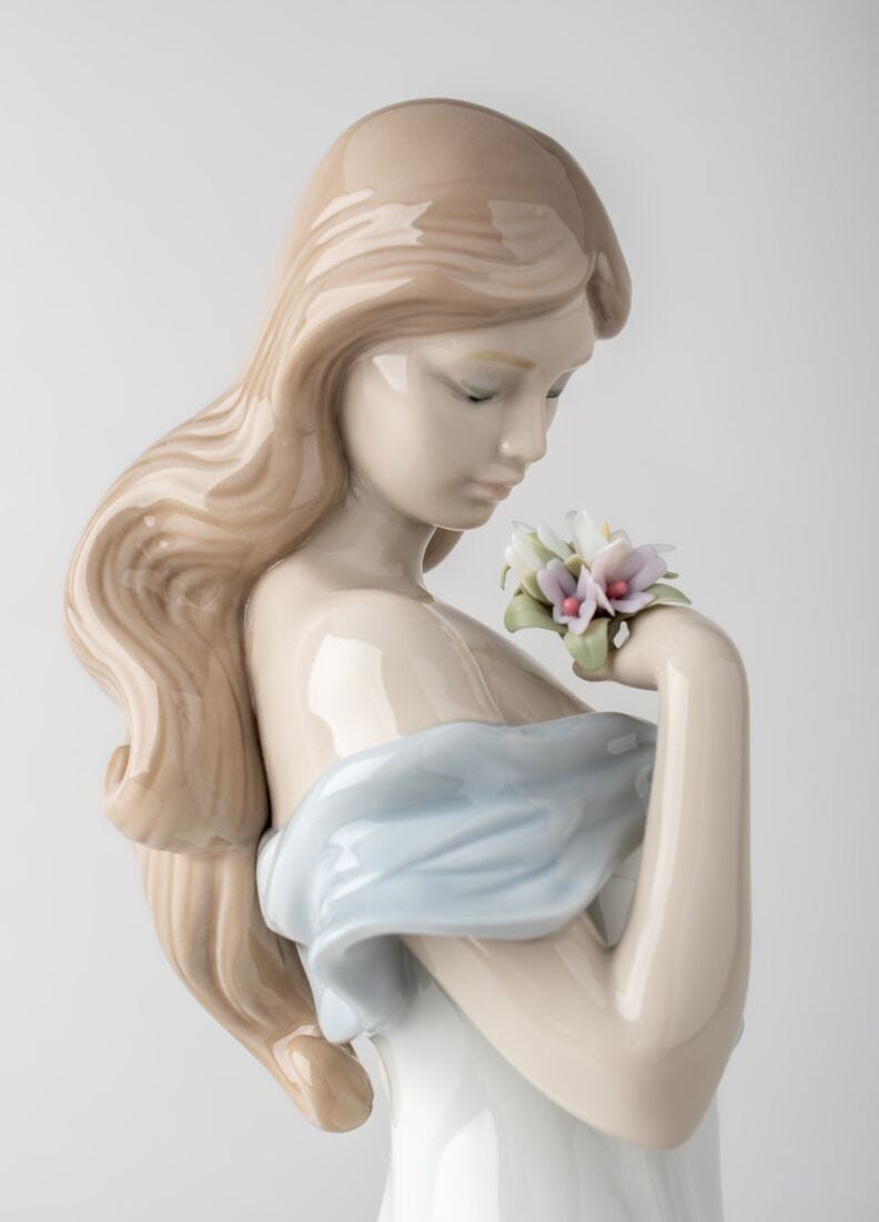 Lladro Figura Mujer El Susurro De Las Flores