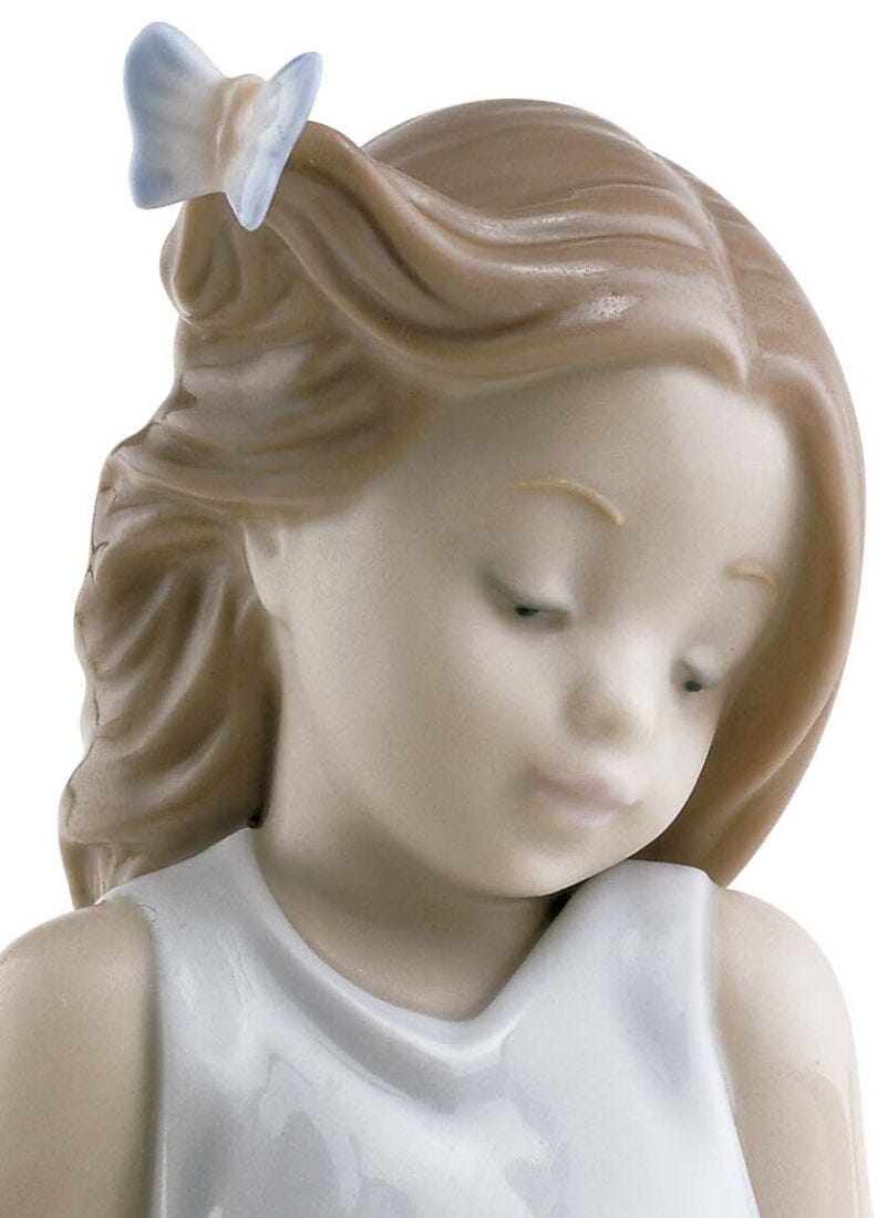 lladro Figura niña Amiga de las mariposas