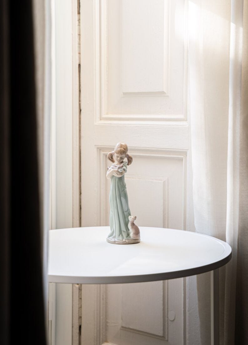 Lladro Figura Niña Caricias Y Celos