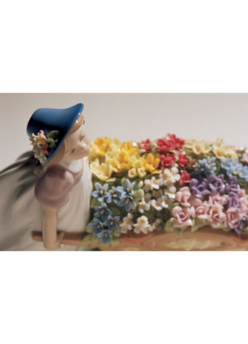 Lladro Figura Niña Con Flores Al Mercado