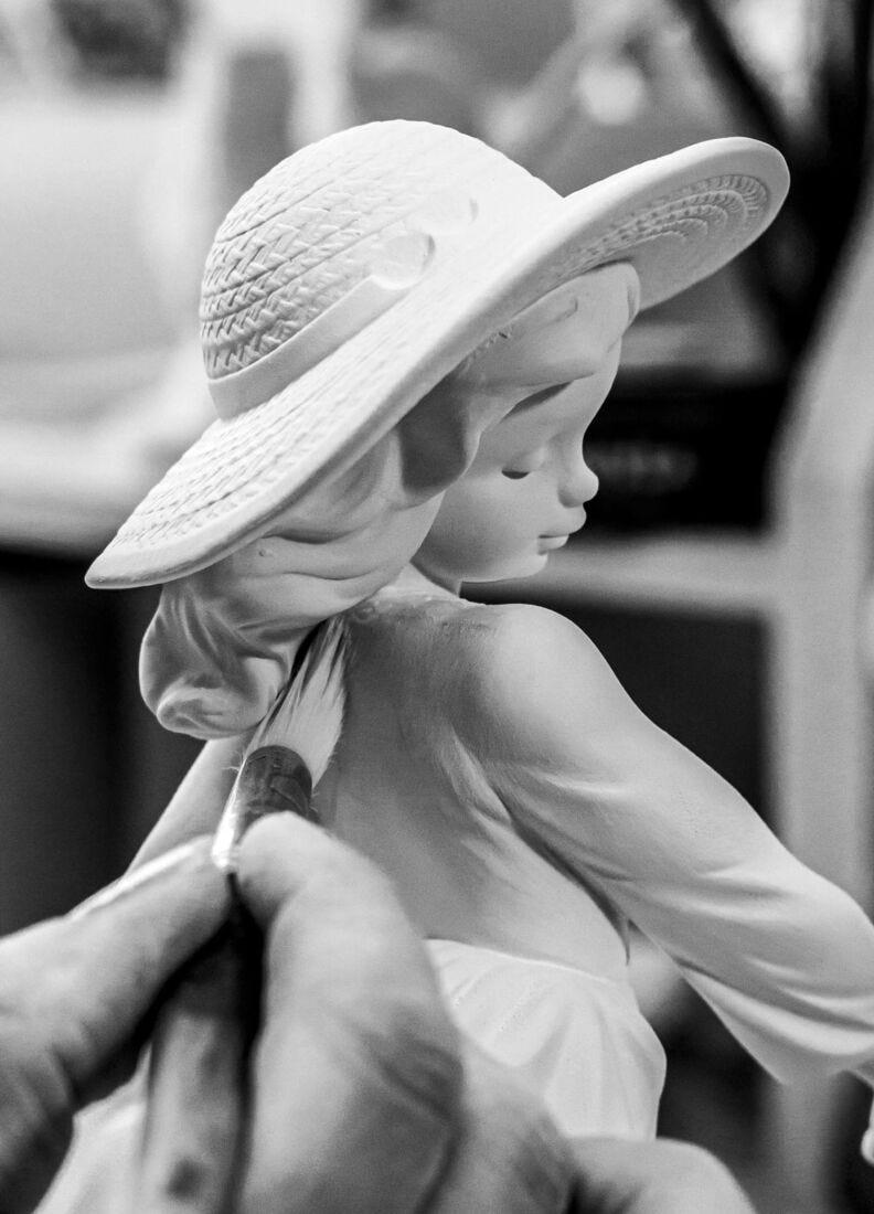 Lladro Figura Niña ¡Hola Pequeña Ardilla