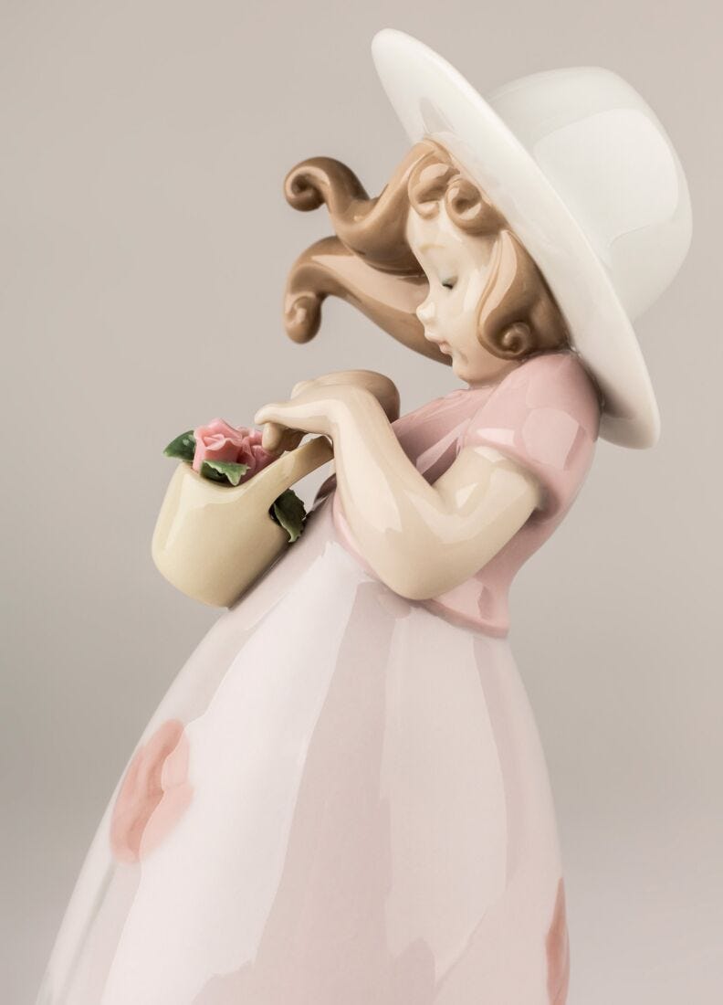 Lladro Figura Niña Pequeña Rosa