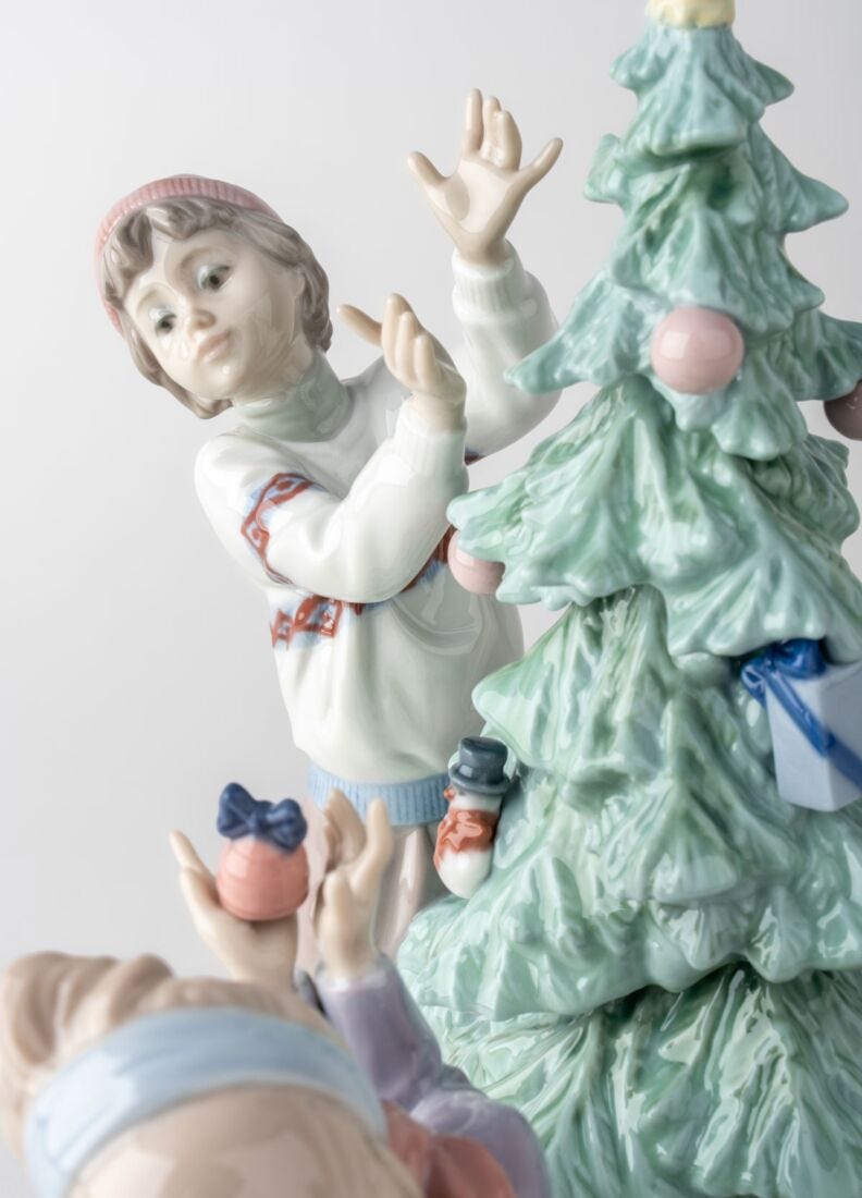 Lladro Figura Niños Arreglando El árbol De Navidad