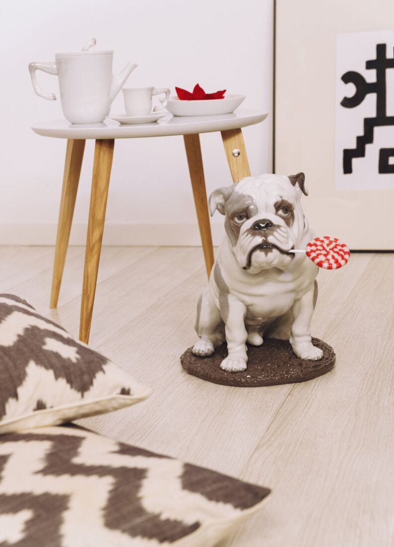 Lladro Figura Perro Bulldog Con Piruleta