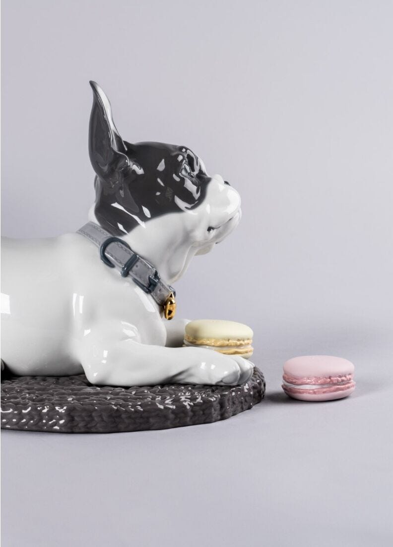 Lladro Figura Perro Bulldog Francés Con Macarons
