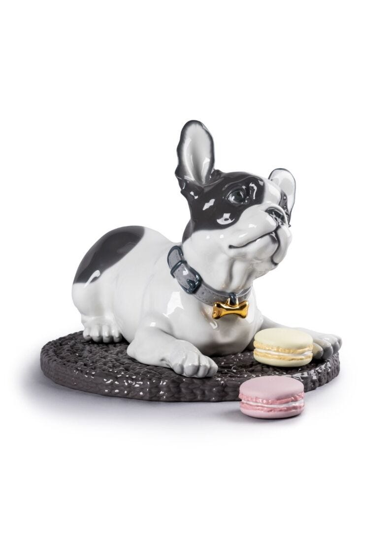 lladro Figura perro Bulldog francés con macarons