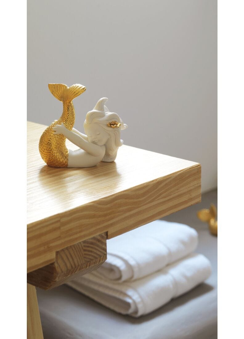 lladro Figura sirena Jugando con el mar. Lustre oro