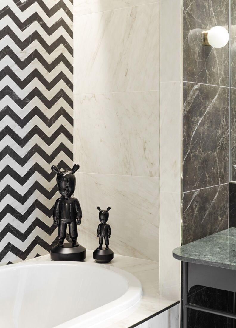 Lladro Figura The Black Guest. Grande