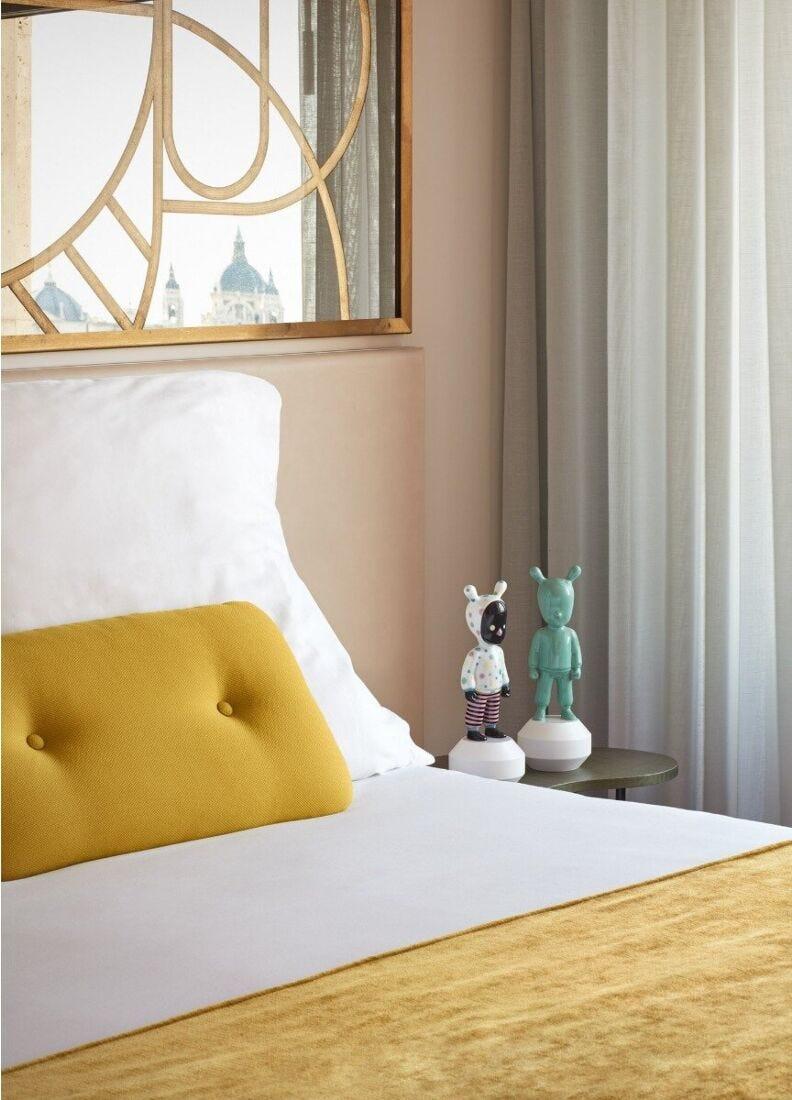 Lladro Figura The Green Guest. Pequeña