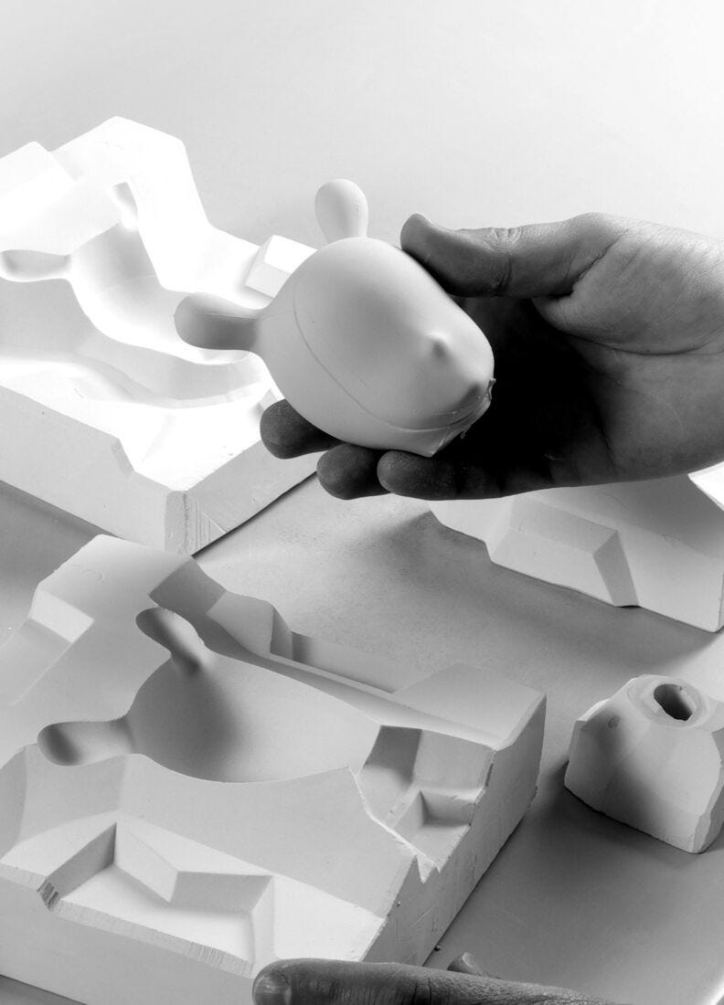 Lladro Figura The White Guest. Pequeña