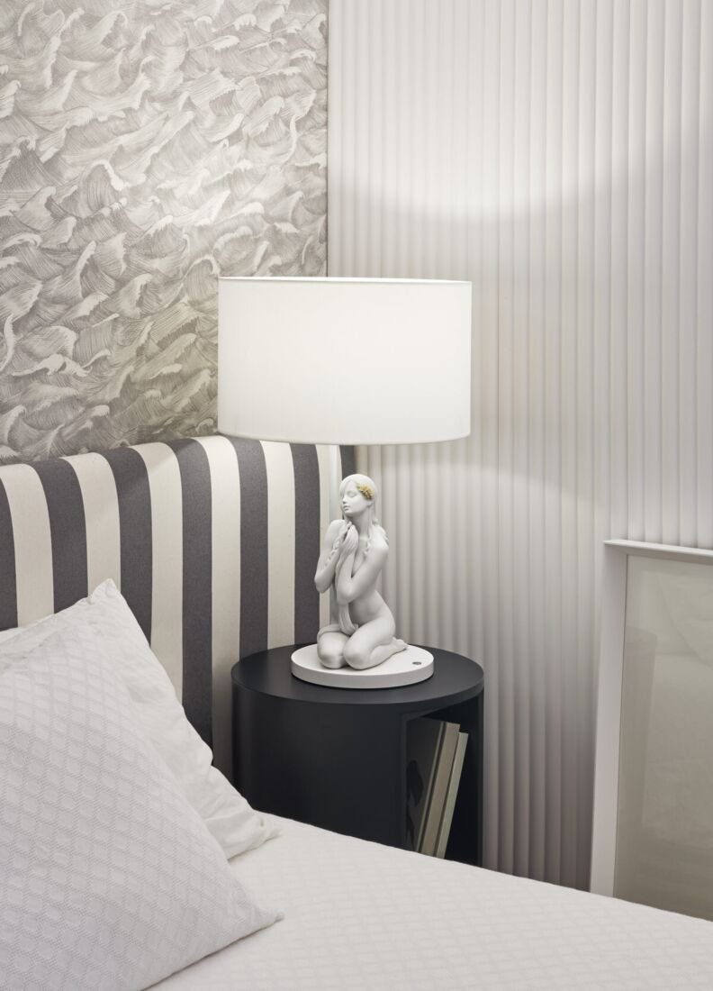 Lladro Lámpara De Mesa Paz Interior (CE)