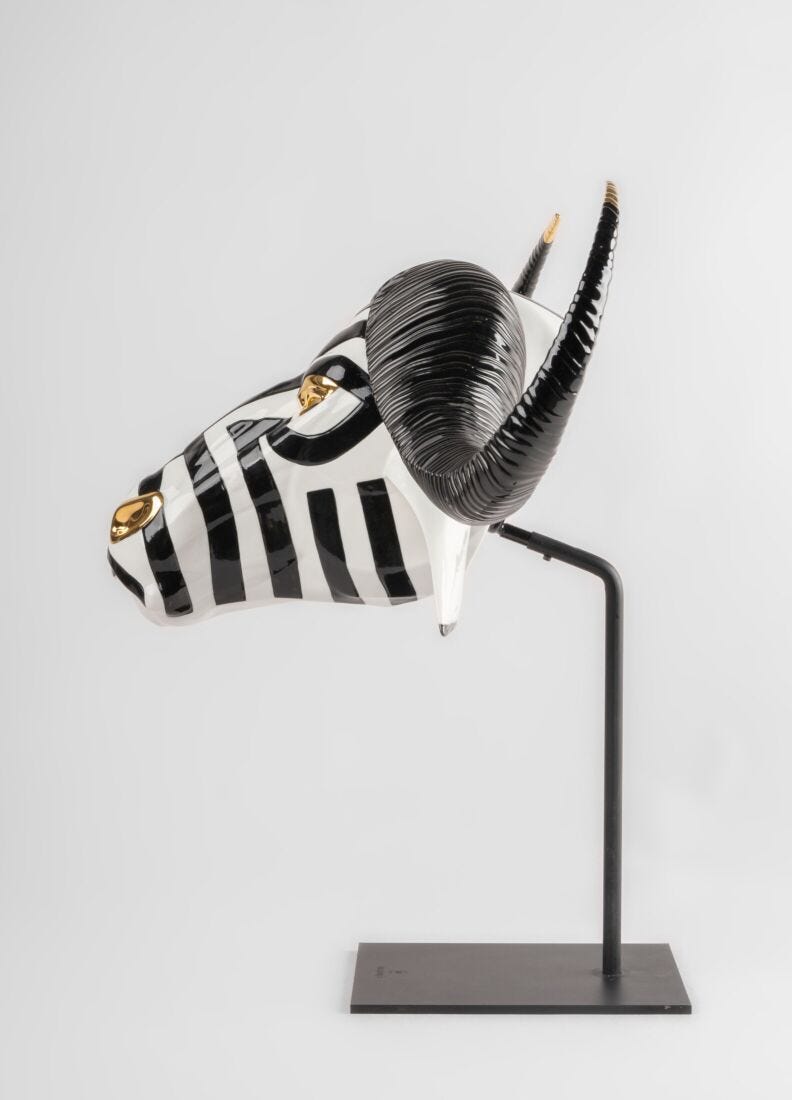 Lladro Máscara Búfalo. Negro Y Oro