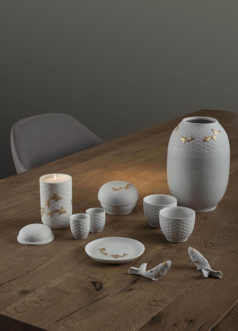 Lladro Plato Koi. Lustre Dorado