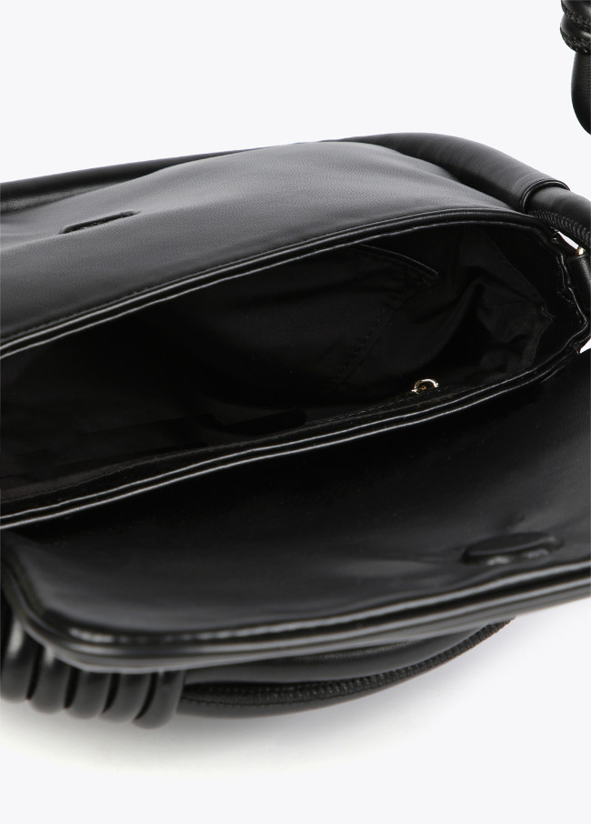 Lola Casademunt Bolso Bandolera Con Solapa Con Asas Redondas