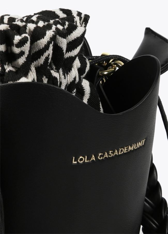 Lola Casademunt Bolso Bombonera Con Asa Corta Y Saco Interior